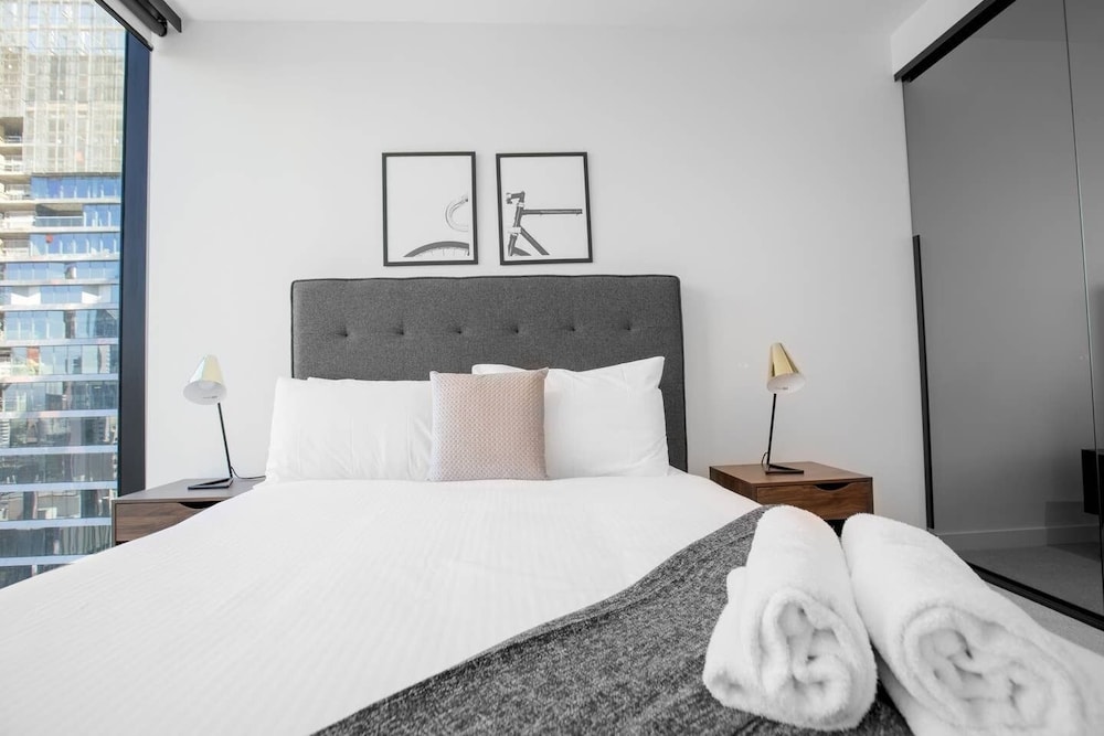 Warm Nest Central Location@collins view 4