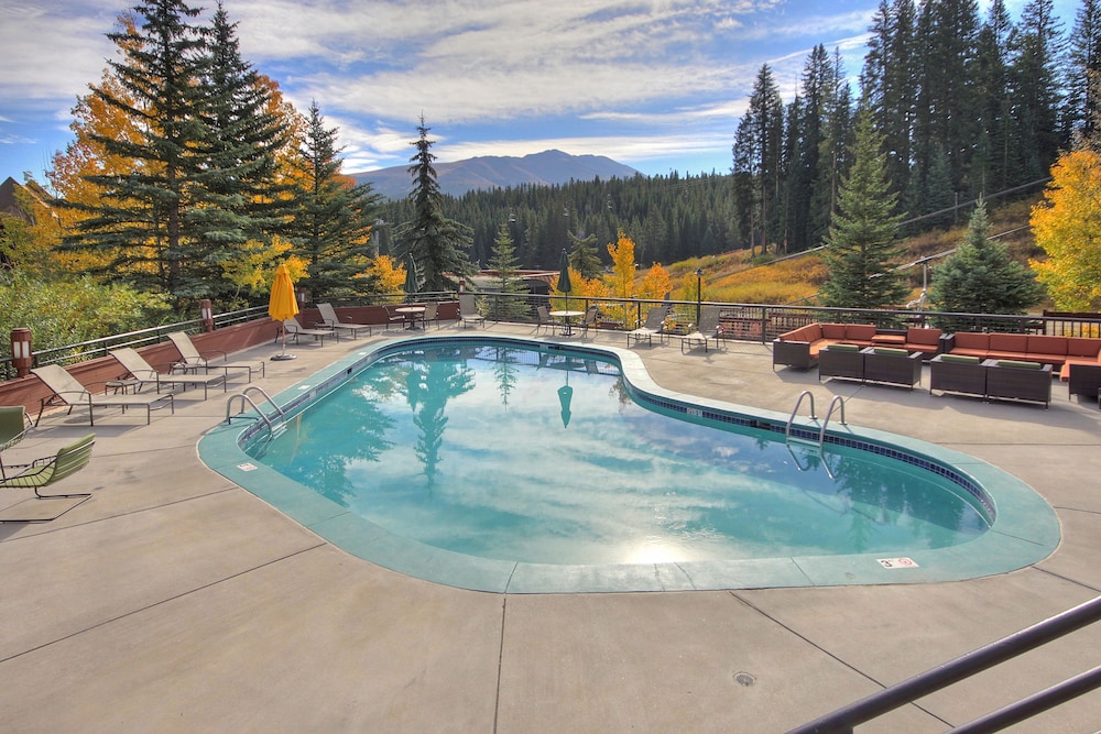 Beaver Run Black Diamond Penthouse by RedAwning