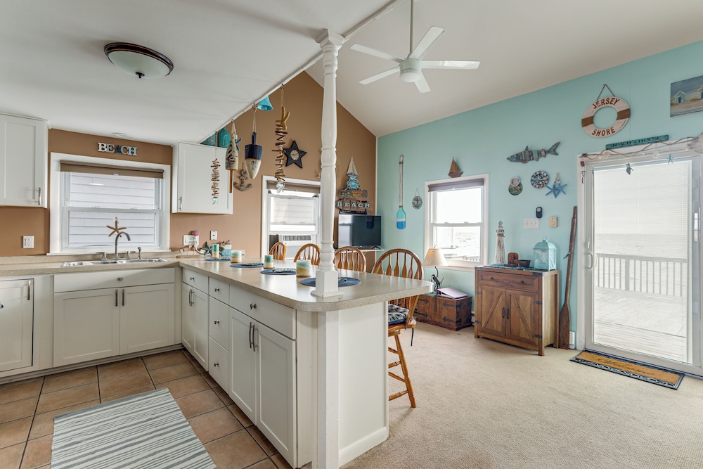 Walk to Public Beach: Bayfront Jersey Home w/ View