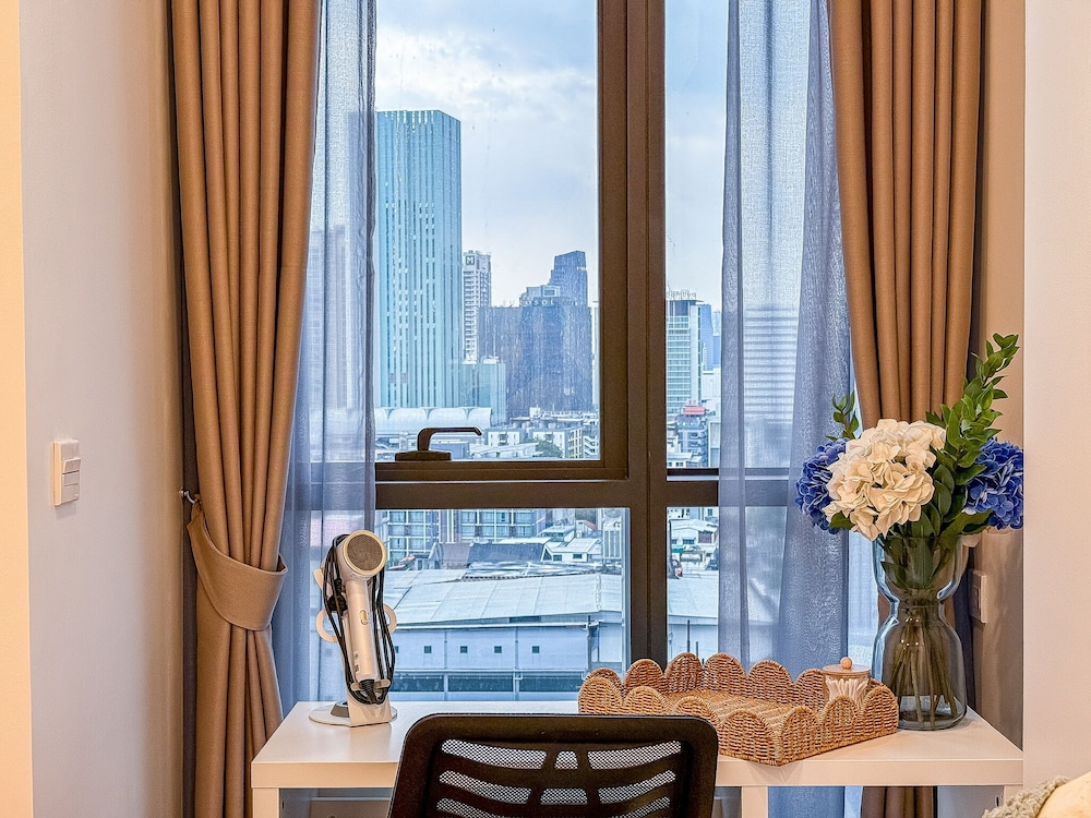 New City Condo in Central Bangkok Siam Paragon · Central World