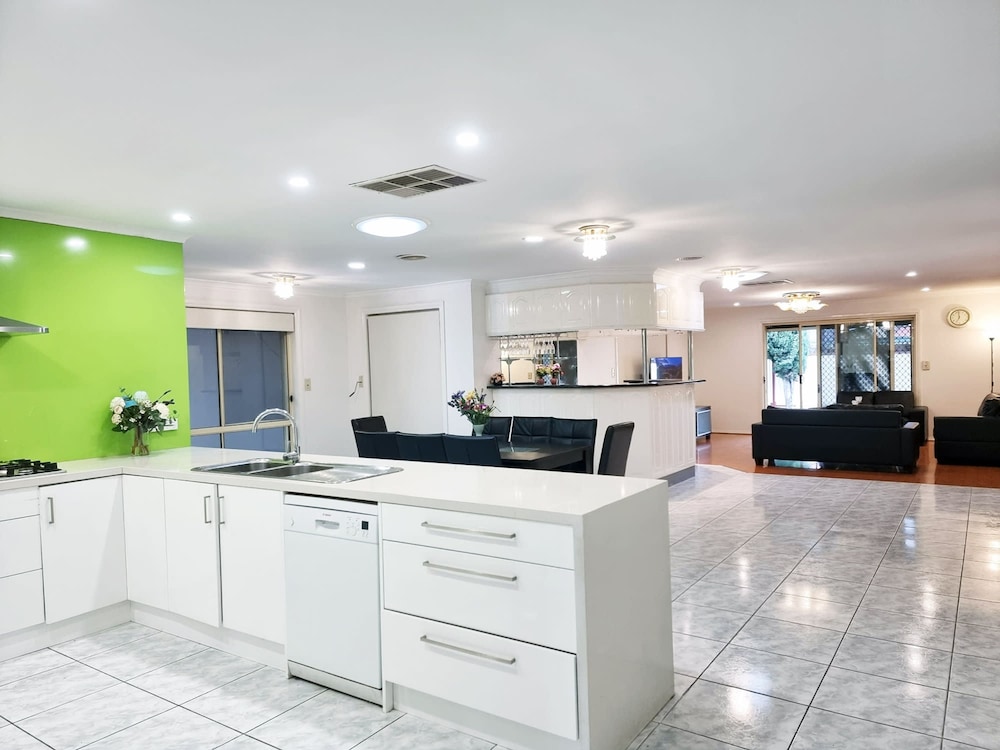 5 Bedrooms Spacious Home