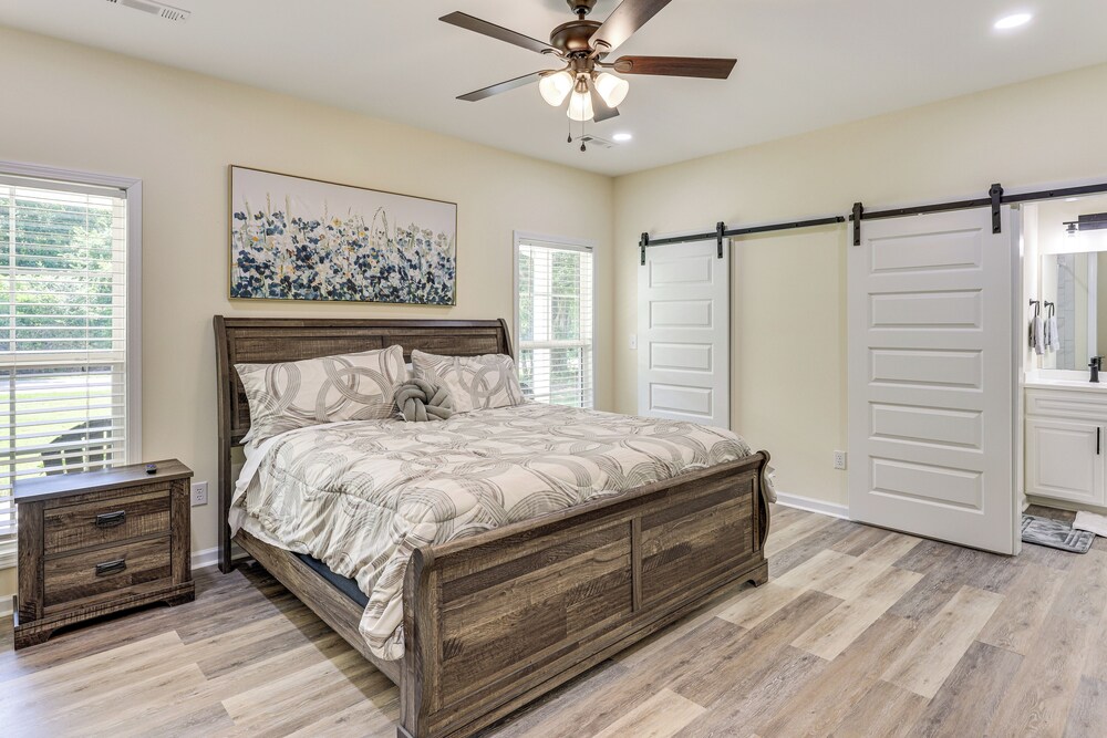 11 Mi to Troy University: Family Home w/ Yard