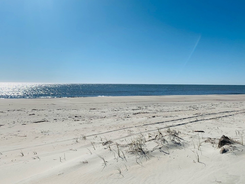 Due South - 5 Br Home