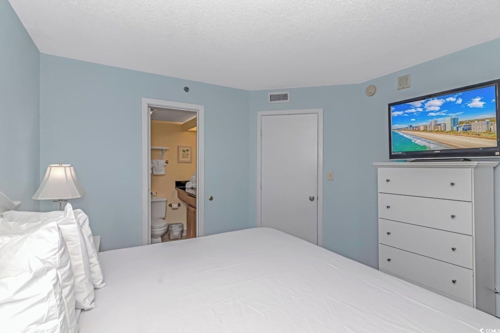 2BR Condo at Atlantica Resort