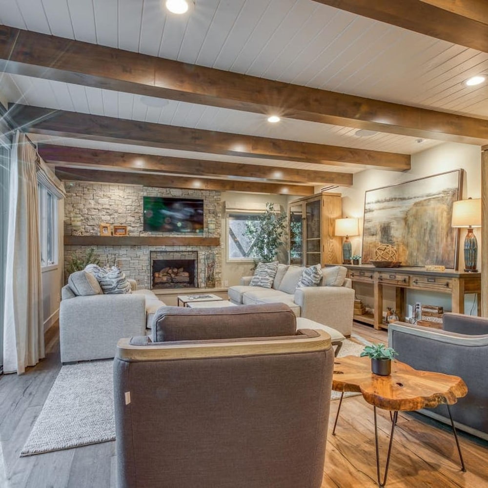 Lake Front Modern Luxury