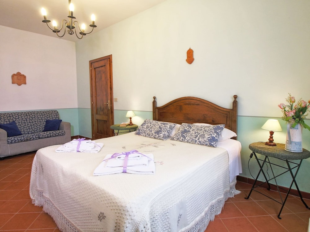 Apartment in Tuscany Near Lake Trasimeno view 5