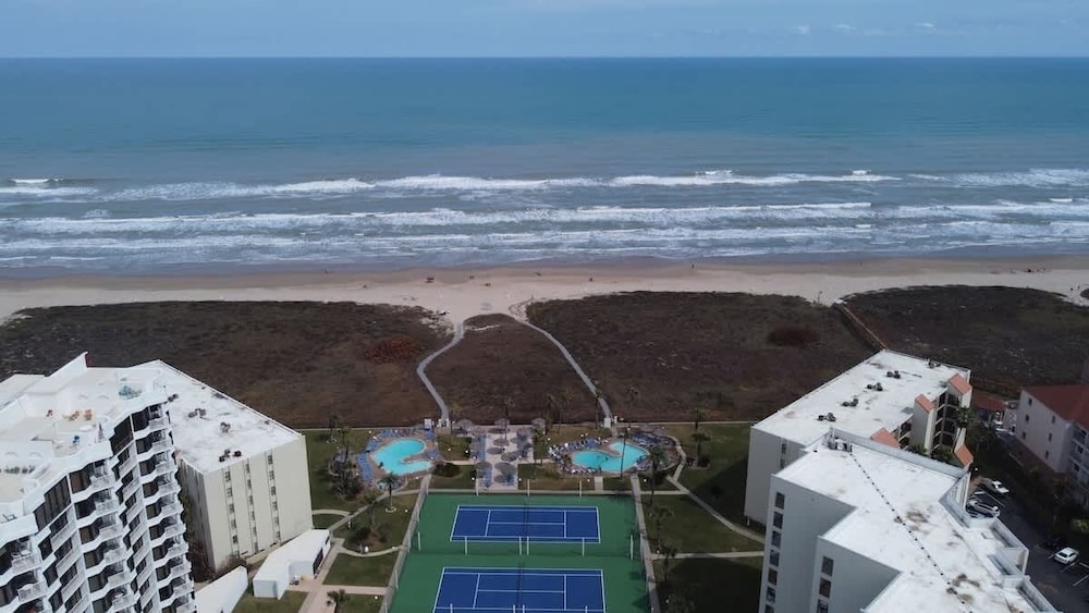 Saida Beachfront Luxe Condo Two Heated Pools 2 Bedroom Condo