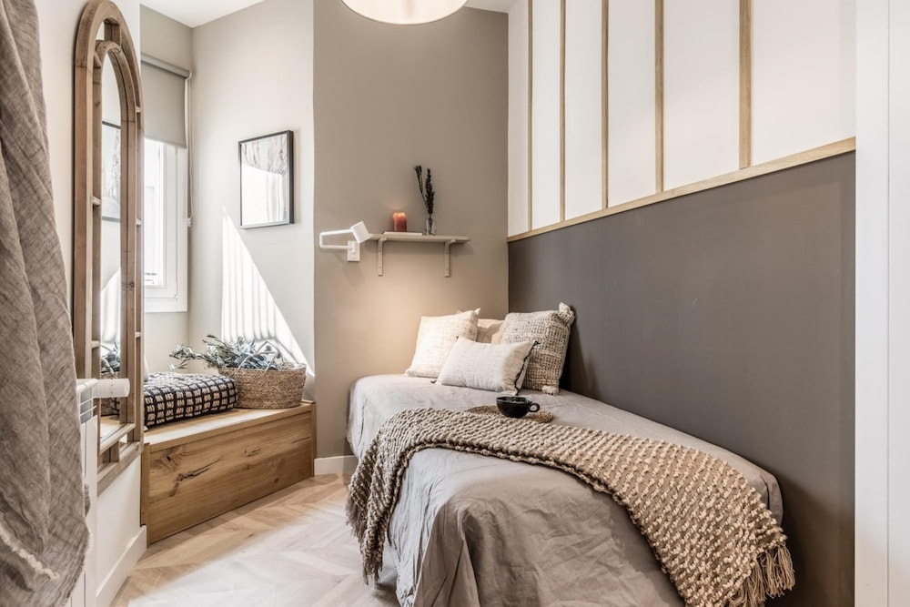 Marbore - 4 Bedrooms Apartment in Trafalgar