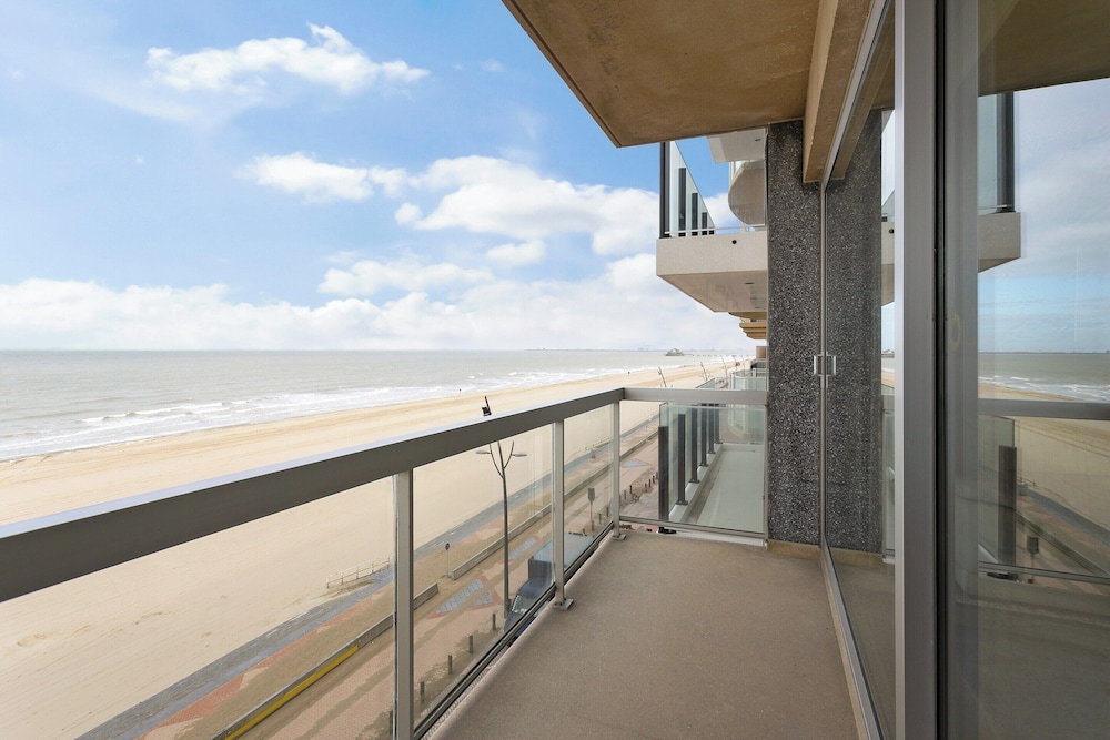 Apartment in Blankenberge With Sea Views