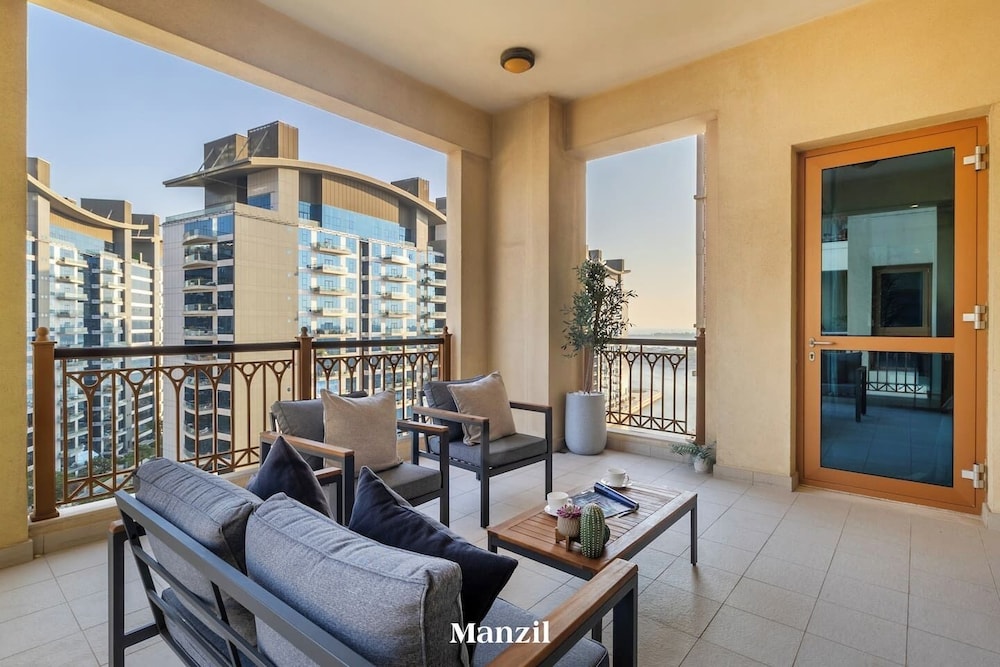 2BR Maid Enjoy Sea Views Palm Jumeirah
