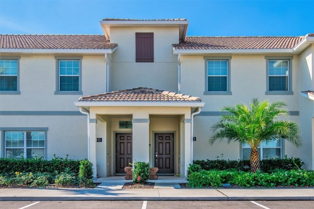 4813cs 4 Bedroom Townhouse by Redawning - Image 1