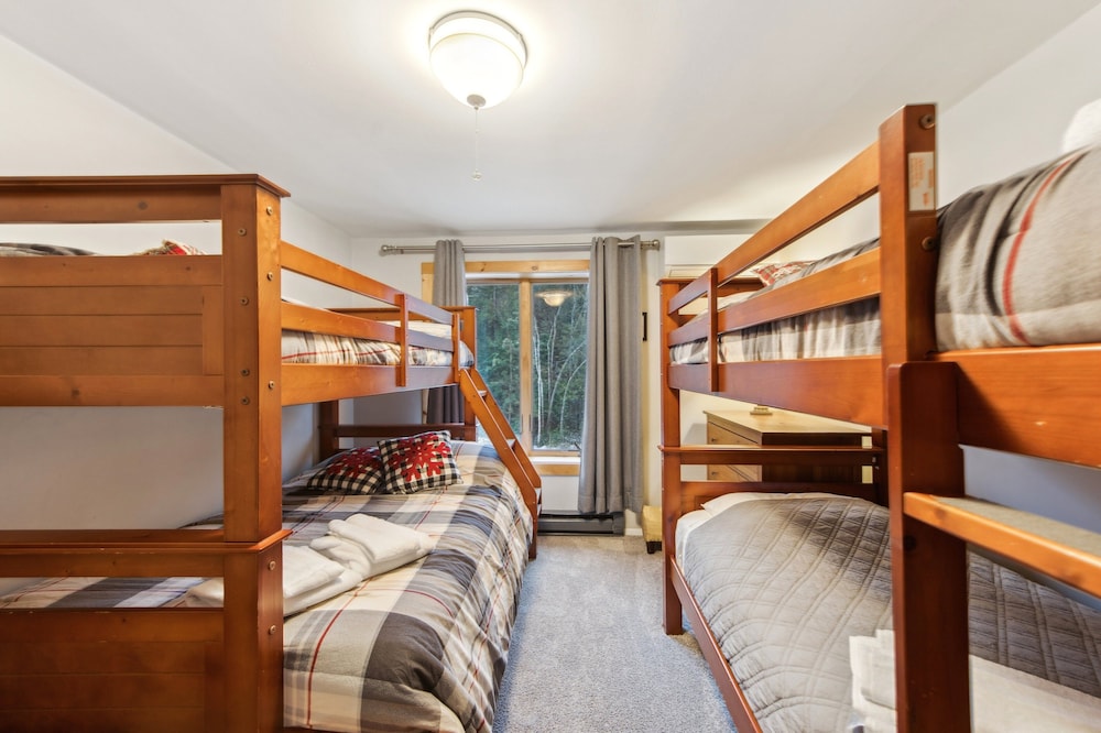 Tannery 64h - Family Retreat With Modern Comforts 3 Bedroom Townhouse by The Summit at Gore Mountain