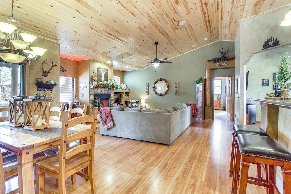 Outdoor Oasis: Family-friendly Cabin in Show Low!