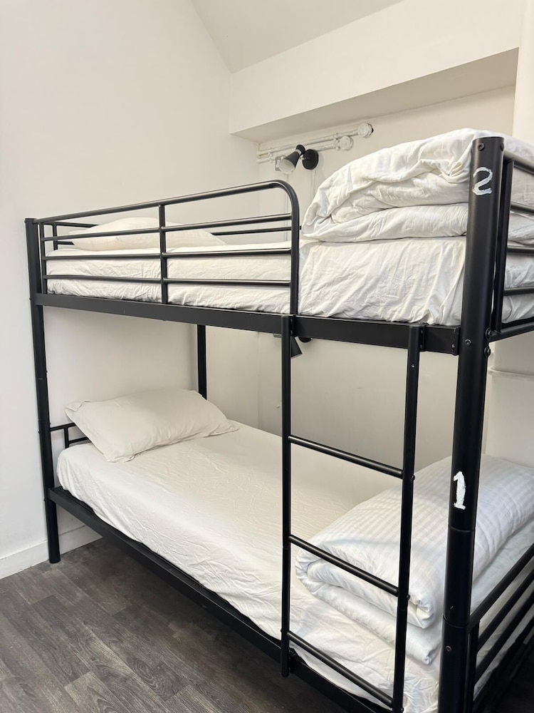 Rahman Hostel - Manchester