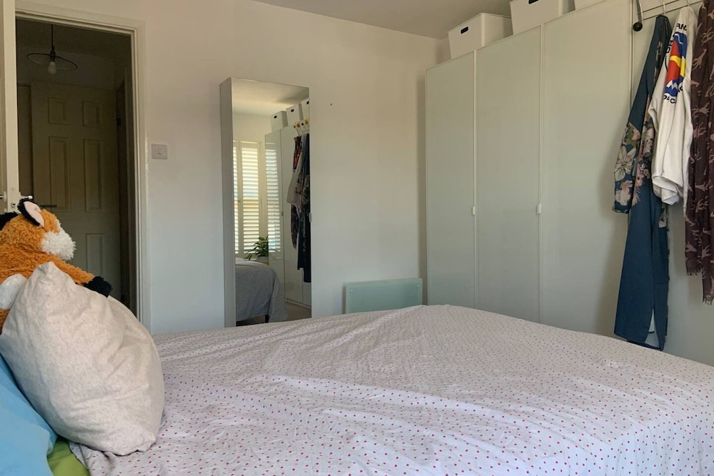 Tranquil 1 Bedroom Apartment With River View