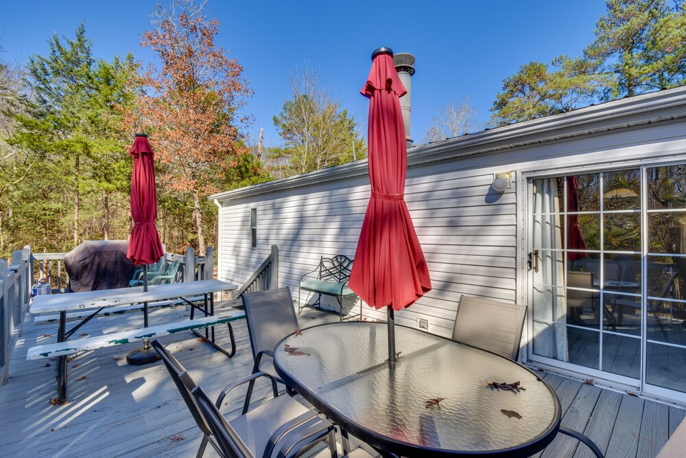 Lovely Lake Hartwell Retreat With Dock  Grill! - Property Image 9