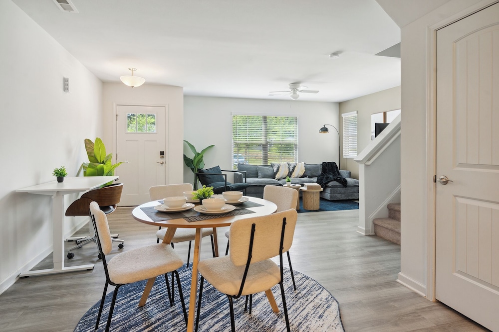 King 3BR Townhouse Mins to Cary NC State