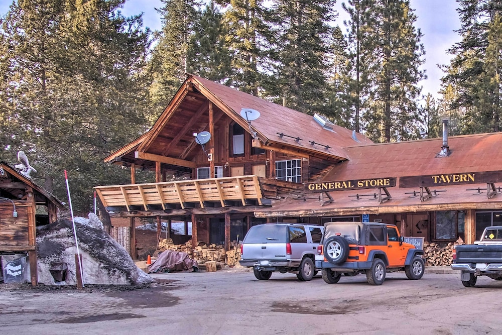 Mountain Top's Ponderosa Getaway Near Dome Rock! view 3