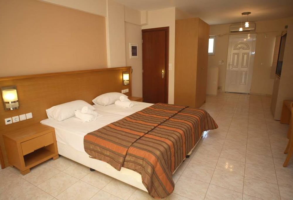 Anilio Plaza
