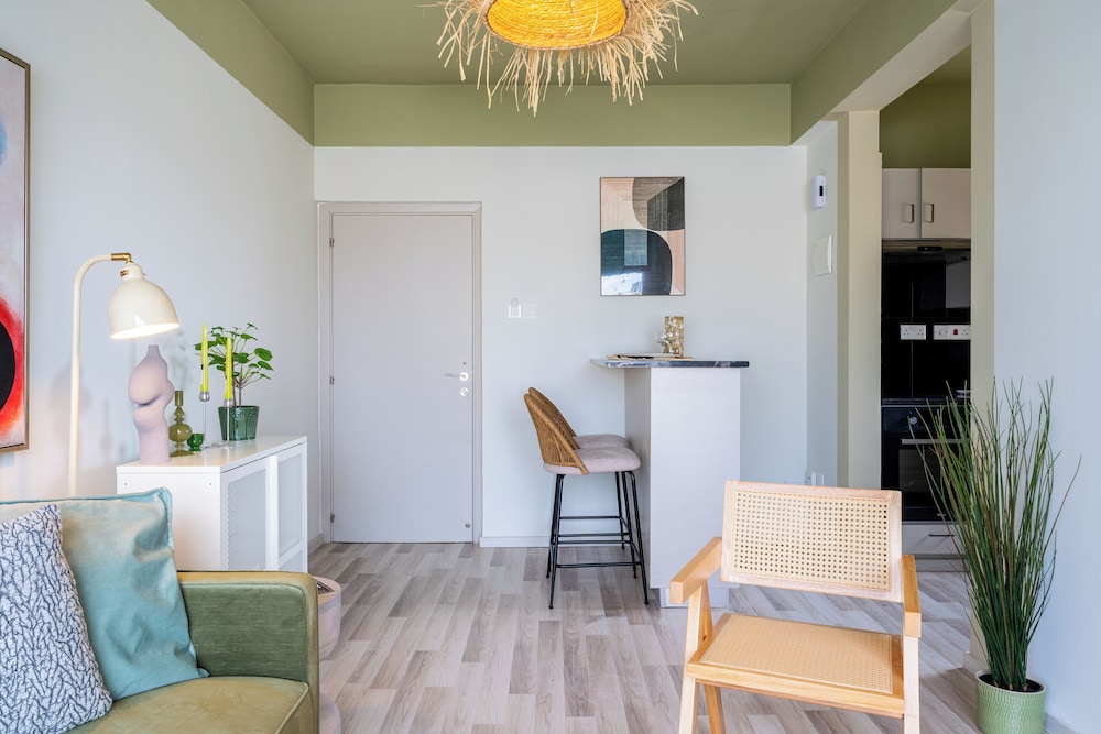 Dune - 1BR & Balcony in Mackenzie