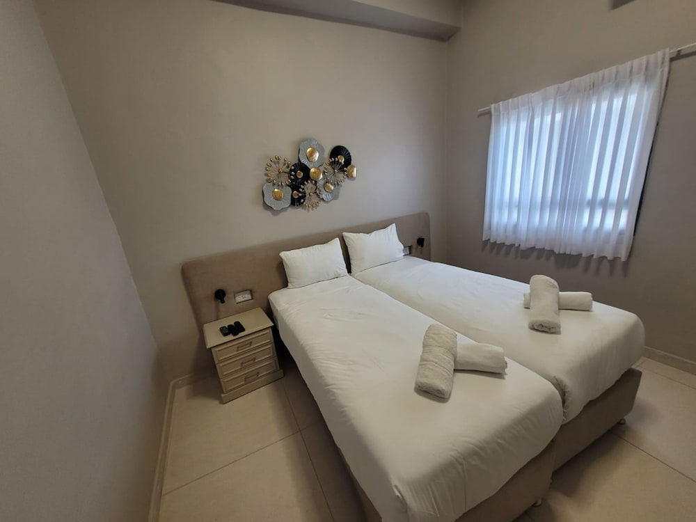 YalaRent Promenade amazing 3BR apt view 4