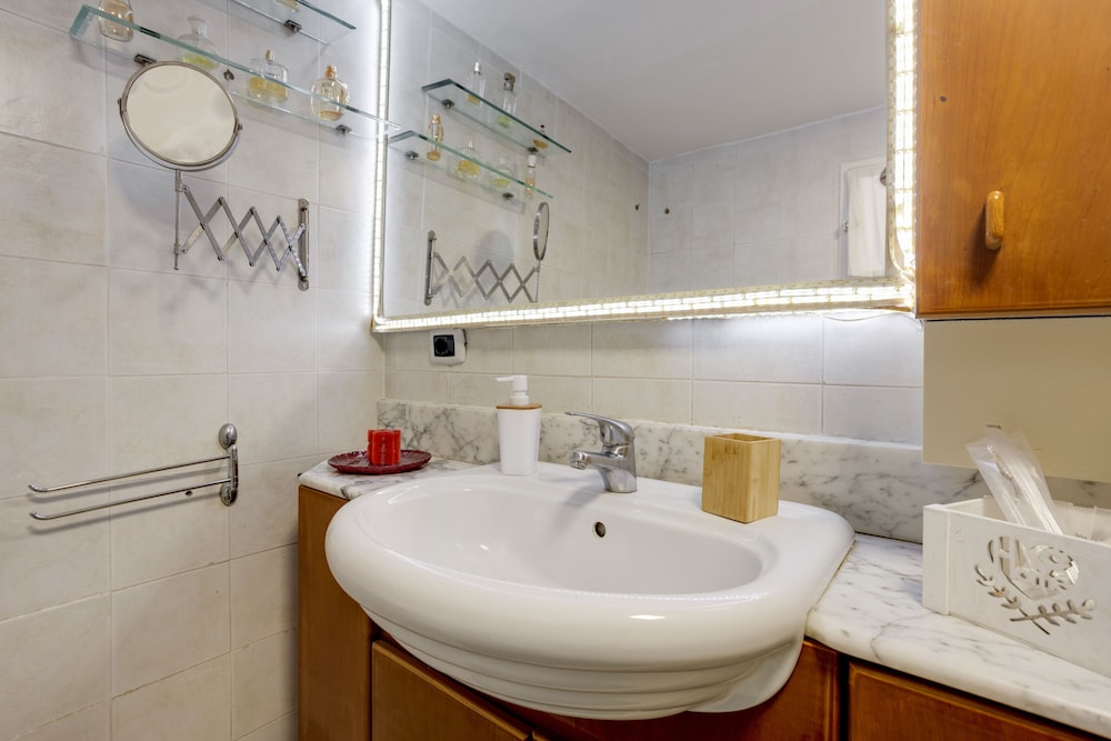 Costigliola Palace Netflix&Parking Flat