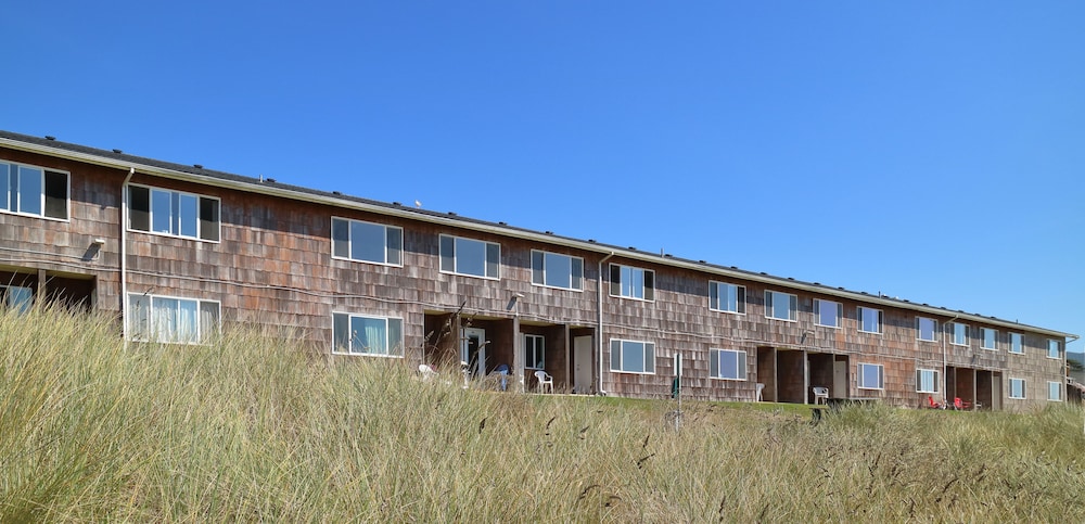 Silver Sands Motel