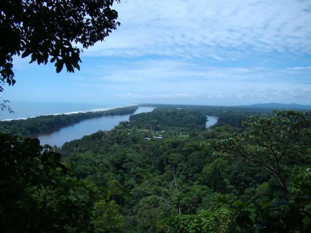 Miss Junies Lodge