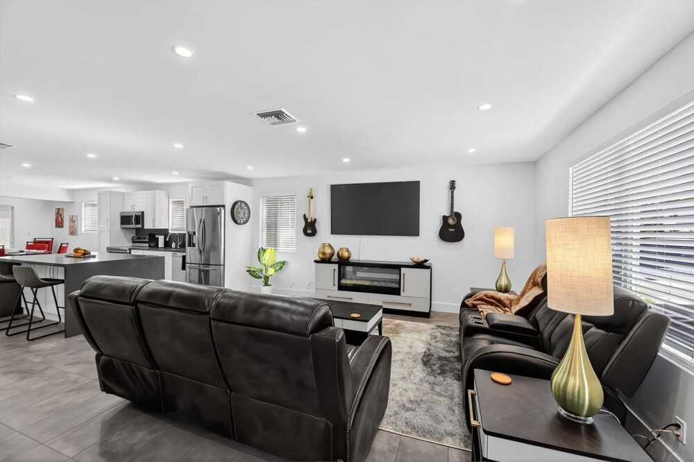 Guitar House Poker Lounge Hard Rock