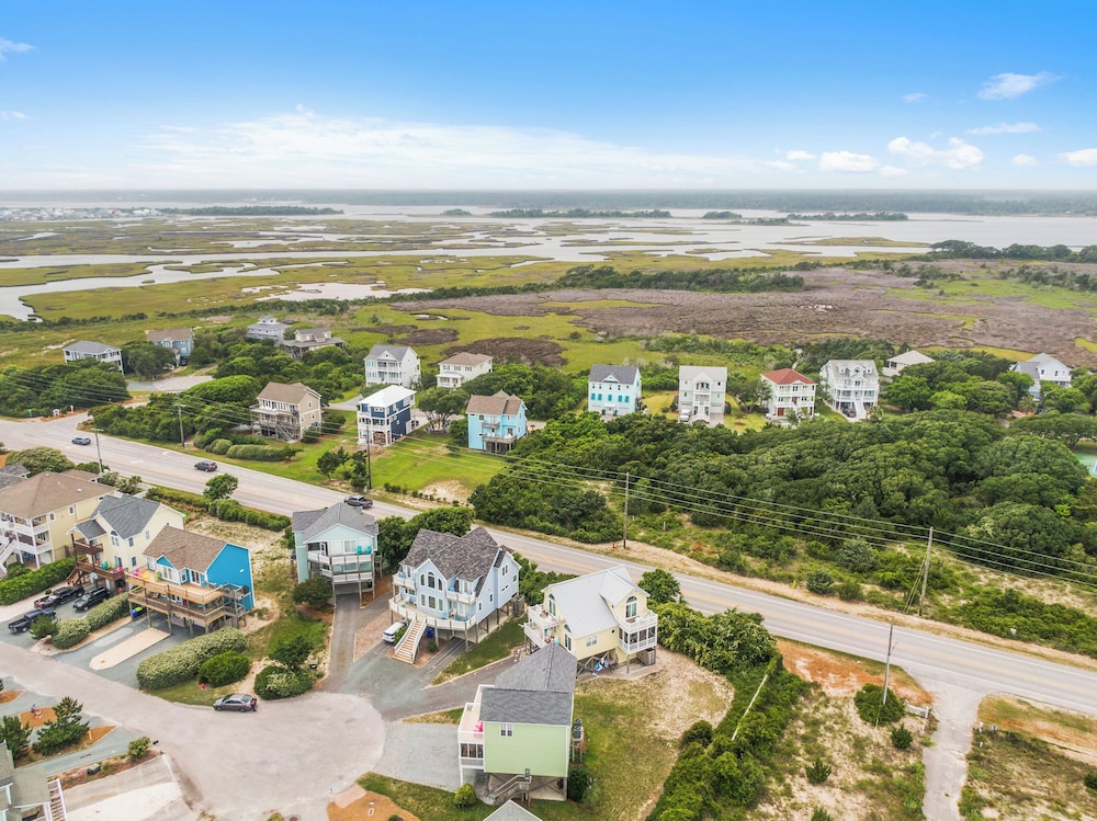 Lowe Tide by Topsail Realty