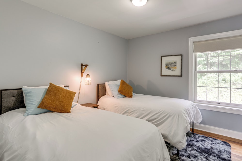 Game Room & Hot Tub: Big Fun in Ellicottville