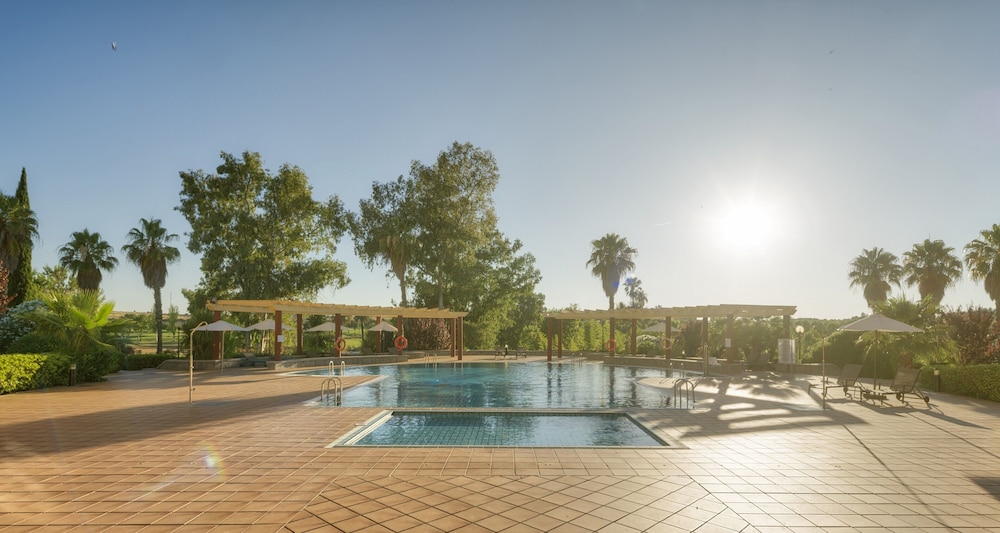 Badajoz Vacations - Hotel ILUNION Golf Badajoz - Property Image 4