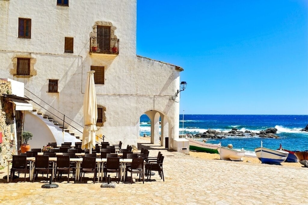 Masso in Llafranc With 3 Bedrooms and 1 Bathrooms
