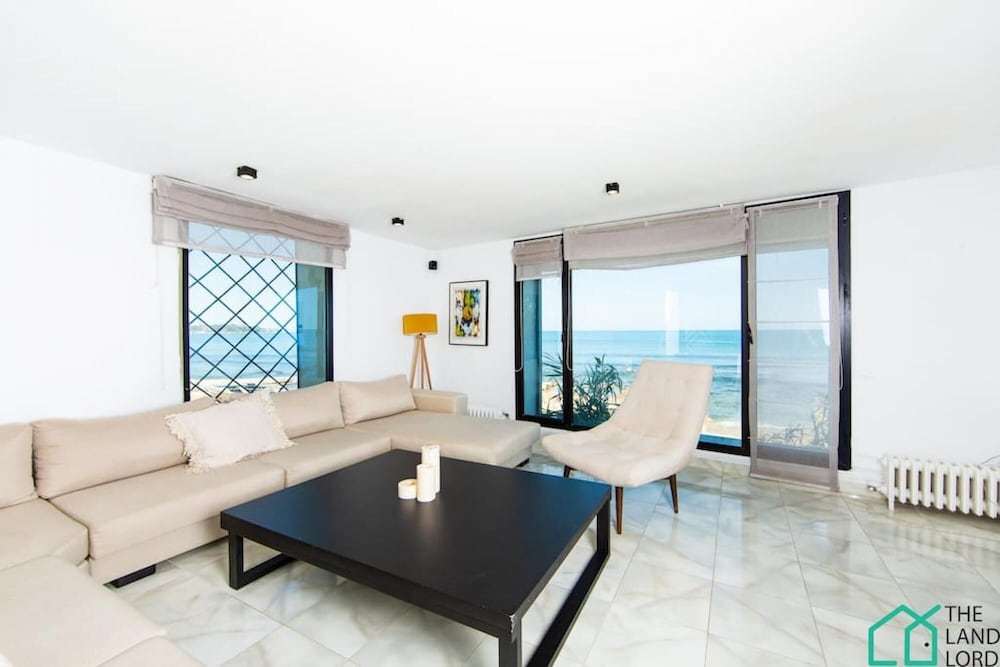 Les Pieds Dans l Eau Apt de Luxe Avec vue sur mer view 4