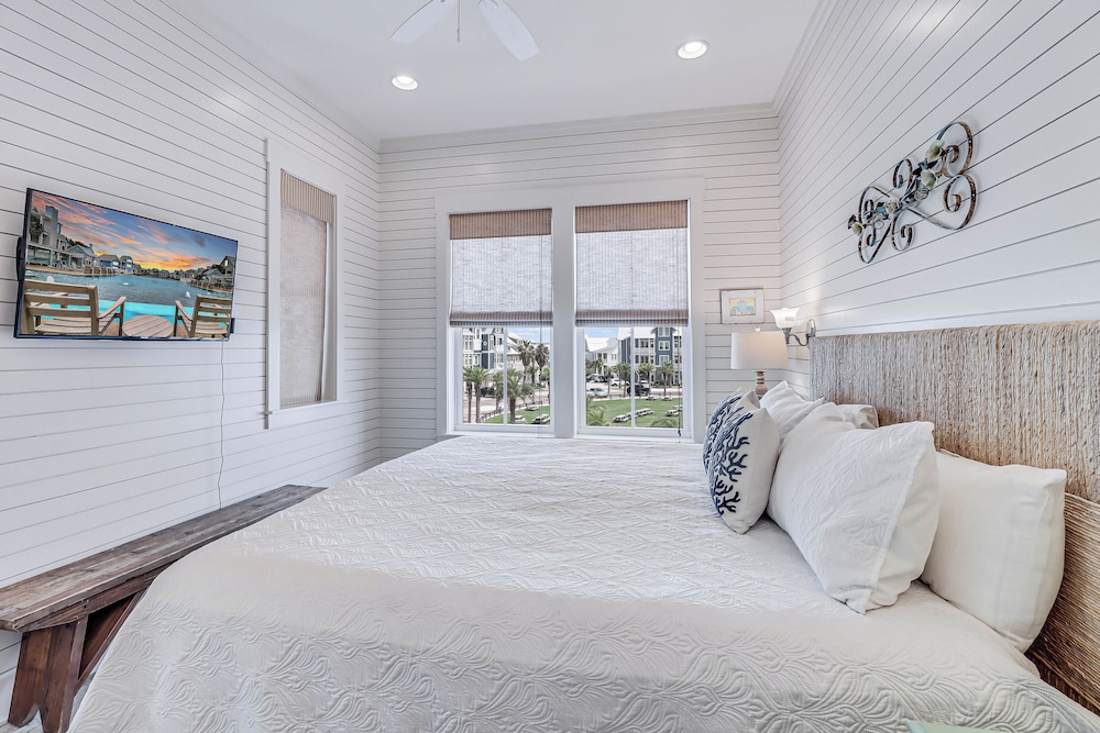 Beach Bungalow TC 2305