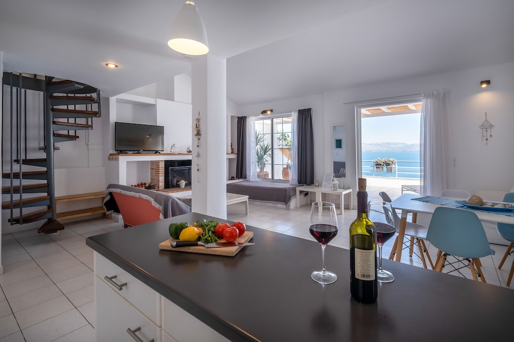 Meli Apartments & Villas