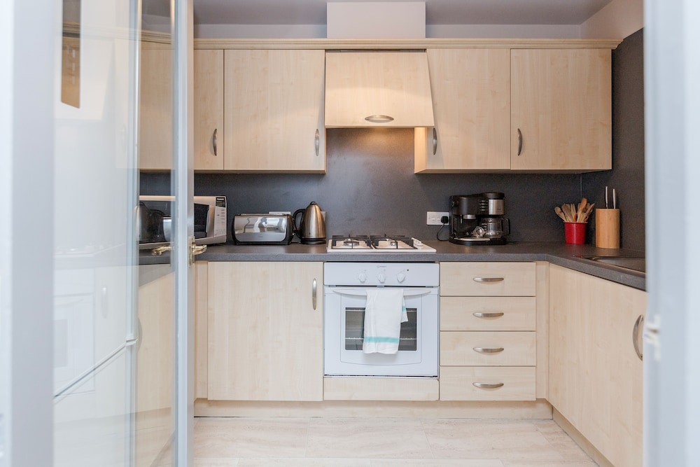 Hoxton 2 Bed Apartment by BaseToGo