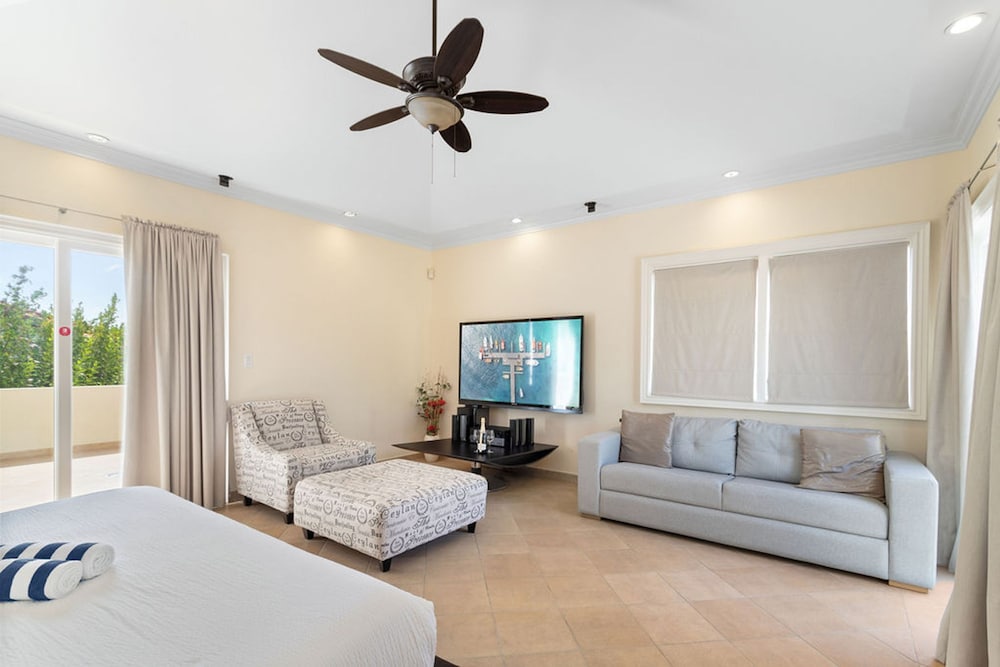 Exclusive Golf Villa Close 2 Beach Private Pool