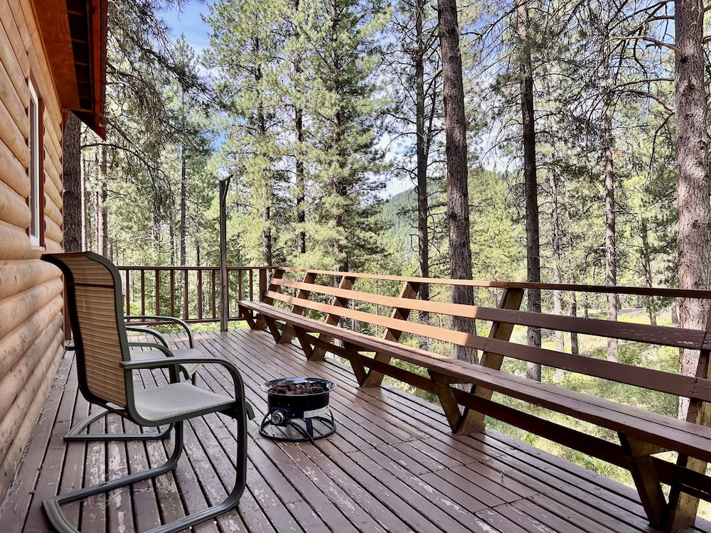 Blue Pine Forest Lodge 3 Bedroom Cabin
