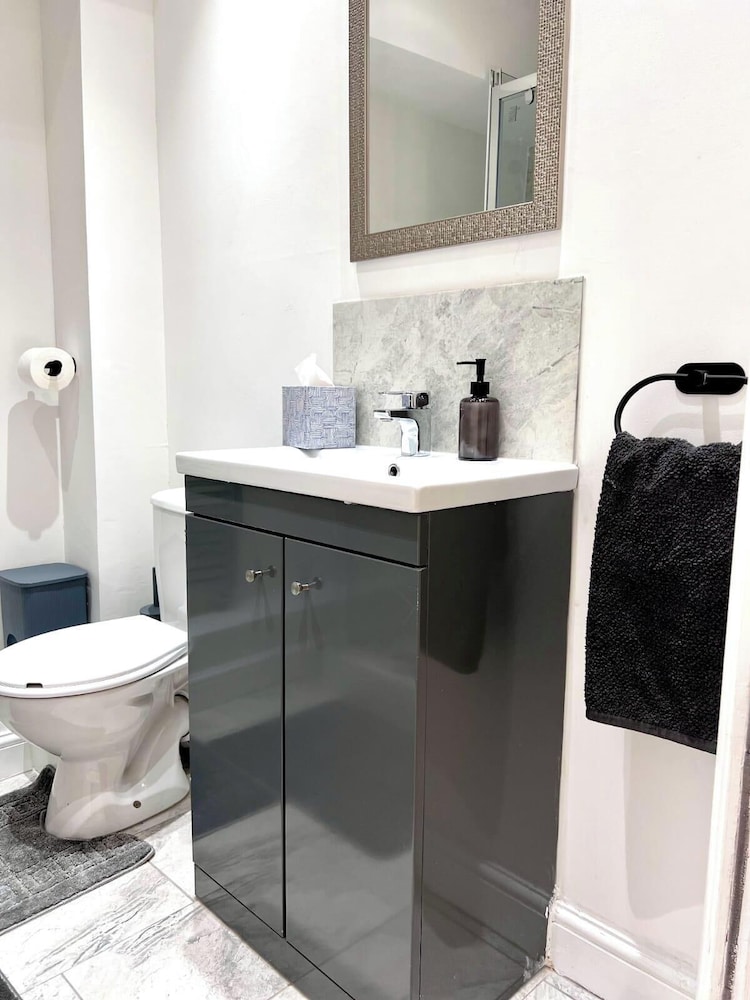 Stylish Spacious 1Bd Apt-kingbed-10min Heaton Park