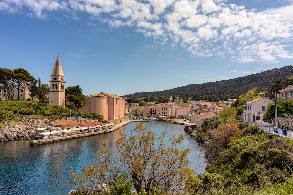 RR Losinj Harbour View Studio view 5