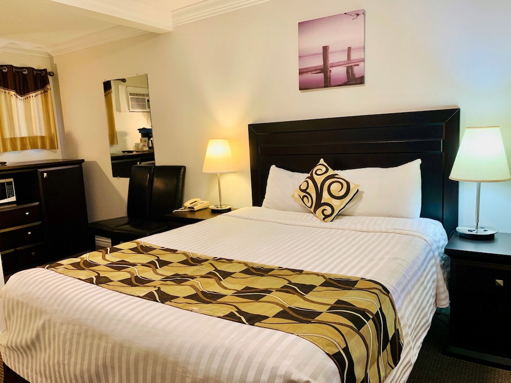 Travelers Motel - Image 5