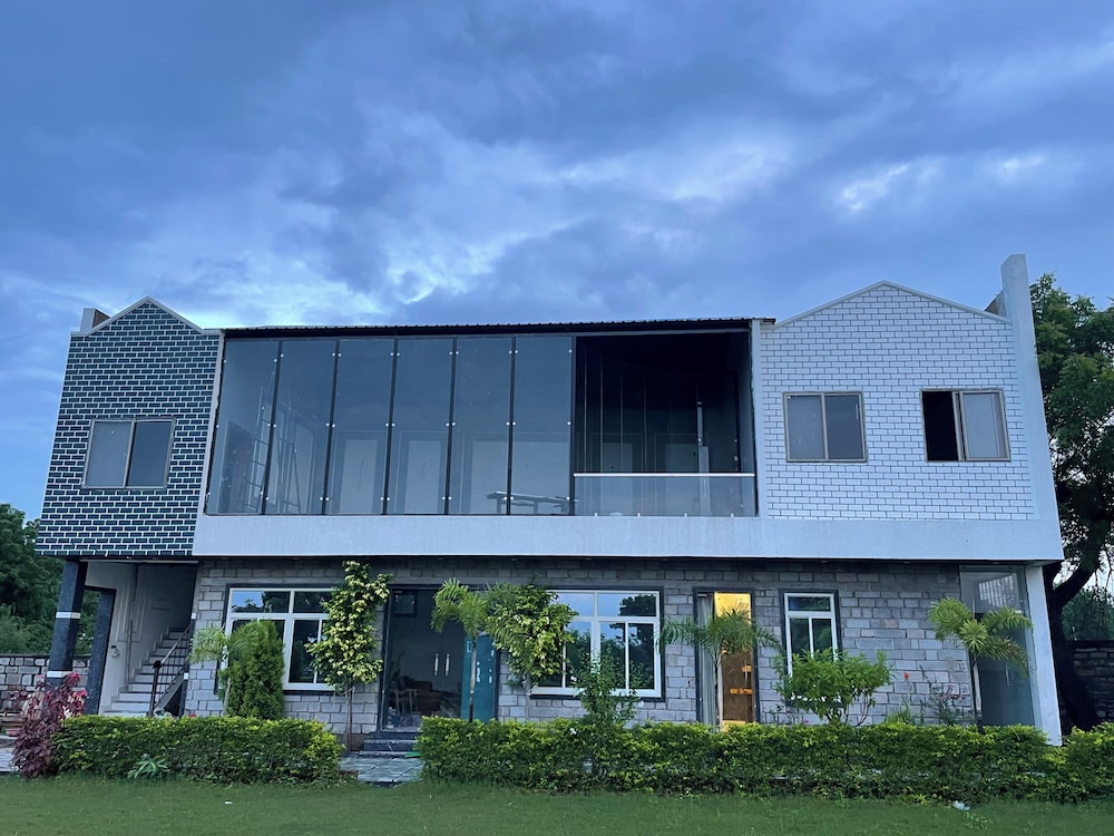 Green Hills Farm & Resorts