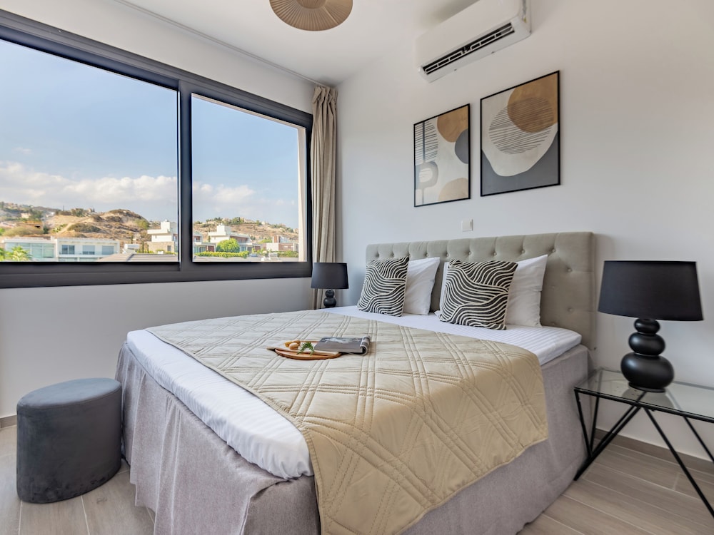 Sanders River Plaza Limassol Apartment