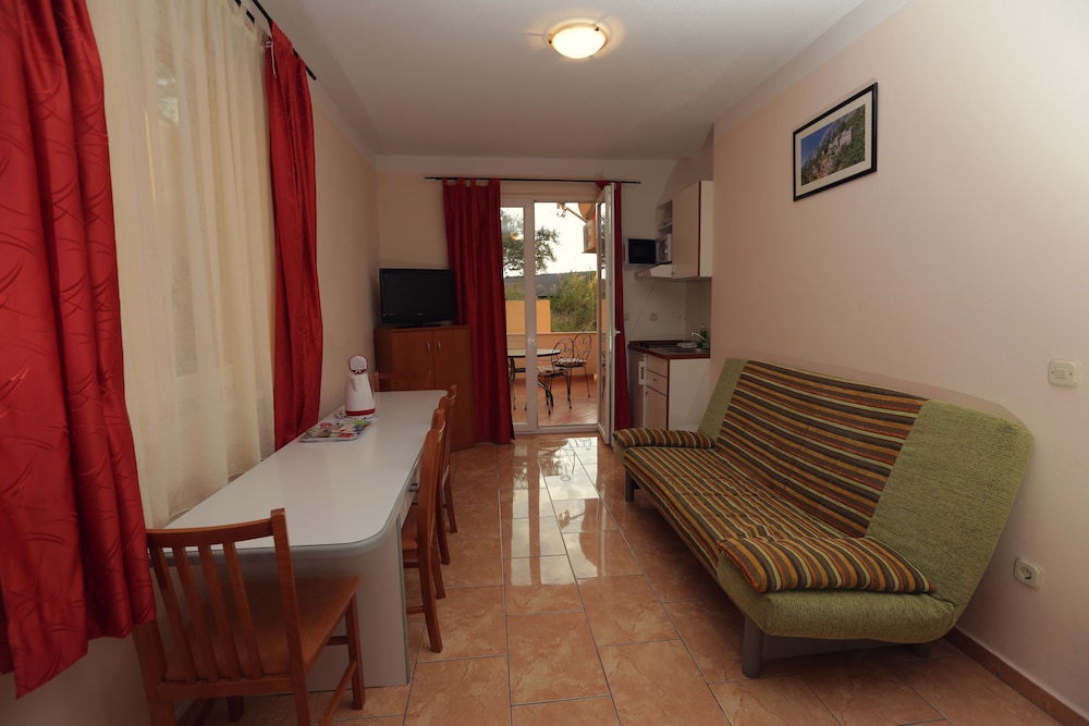 Apartments Vila Adrijana and Fitness Studio Wolf