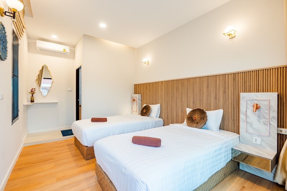 Full moon Bay hua hin Cha-am