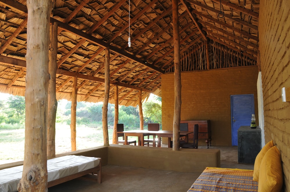 Back of Beyond - Safari Lodge Yala