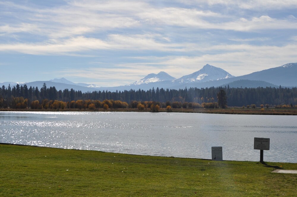 NEW Winter Retreat at Black Butte Ranch