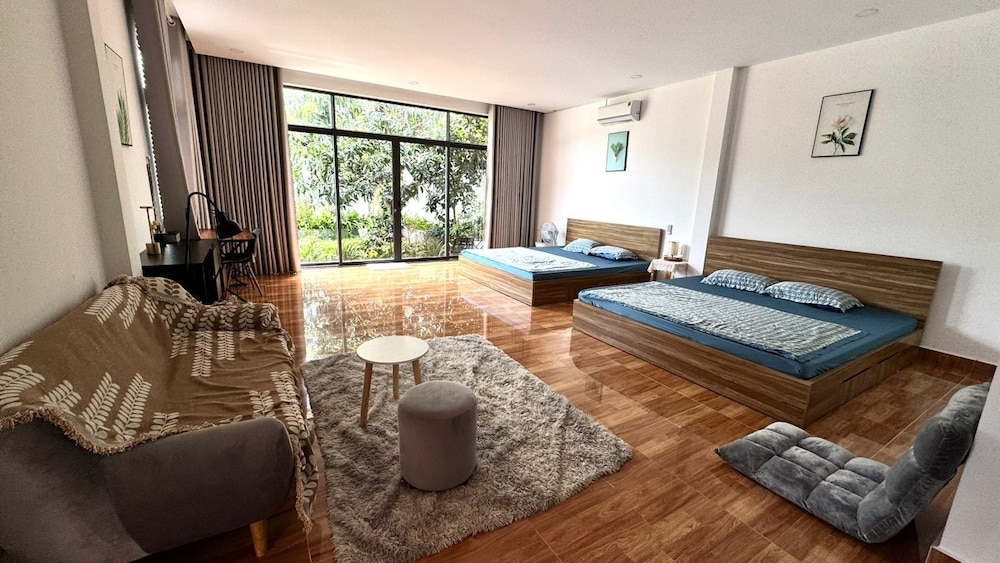 HOMESTAY HALONA