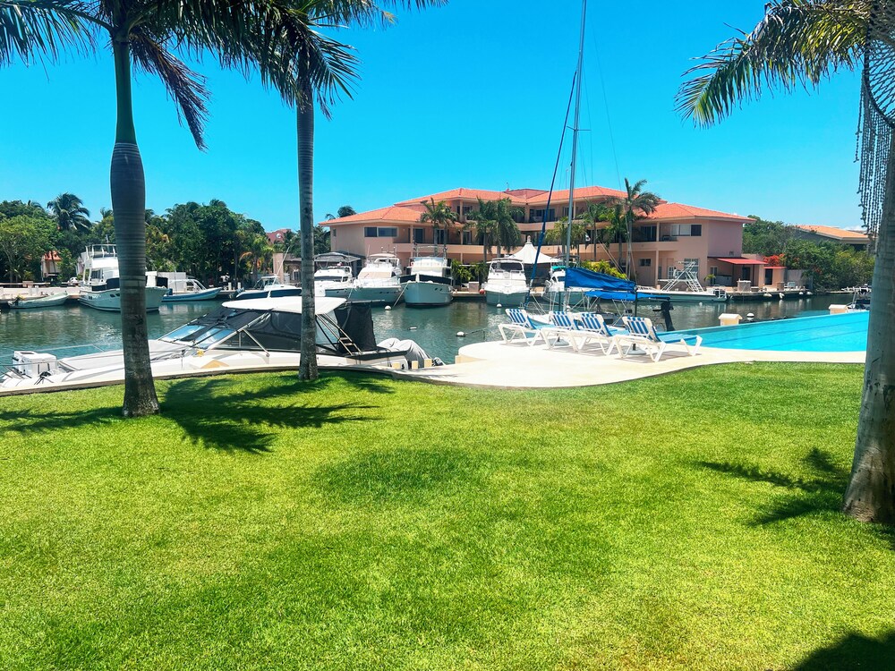 Ground Floor Marina View Infinity Pool Private Terrace Puerto Aventuras